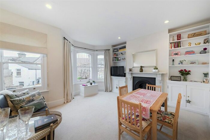 2 Bedroom Flat To Rent In Parma Crescent, Clapham Junction, SW11