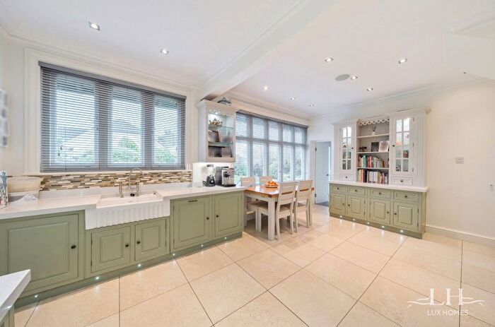 4 Bedroom Detached House For Sale In Ernest Road, Emerson Park, RM11