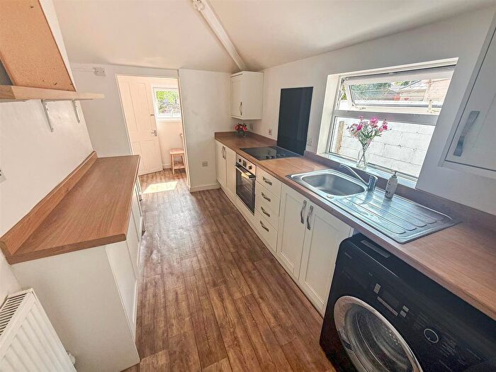 2 Bedroom Terraced House For Sale In Brynhafod Road, Oswestry, SY11