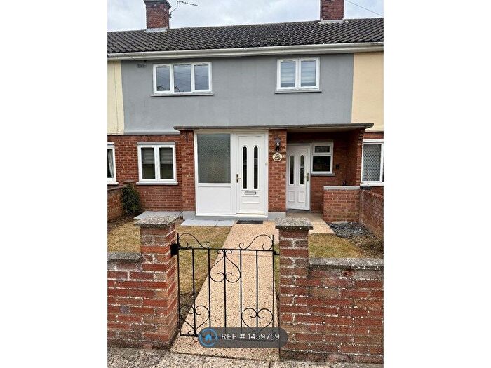 3 Bedroom Terraced House To Rent In Hawthorn Avenue, Colchester, CO4