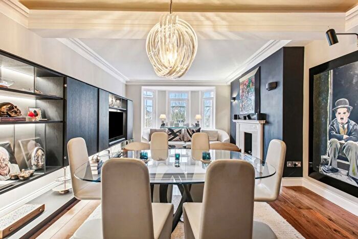 4 Bedroom Flat To Rent In Malvern Court, Onslow Square, South Kensington, SW7