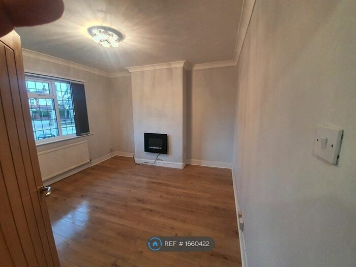 2 Bedroom Flat To Rent In Monument Mansions, Wigan, WN1
