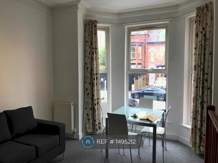 3 Bedroom Flat To Rent In Old Lansdowne Road, Manchester, M20