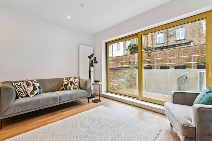2 Bedroom Flat For Sale In Garratt Lane, SW17