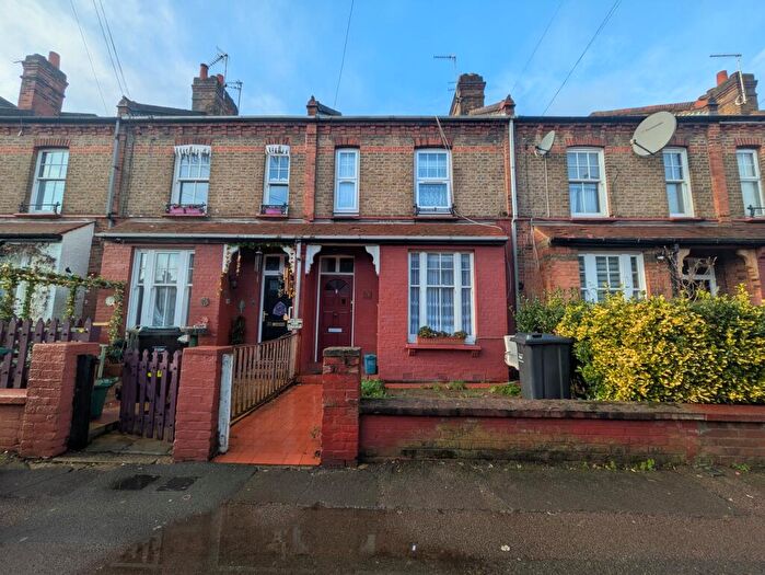 3 Bedroom Terraced House For Sale In Vincent Road, London, N22