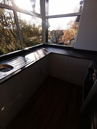 2 Bedroom Flat To Rent In Archer Road, Penarth, South Glamorgan, Vale Of Glamorgan, The, CF64