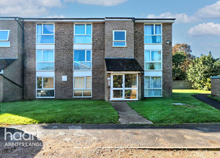 1 Bedroom Apartment For Sale In Thamesdale, St Albans, AL2