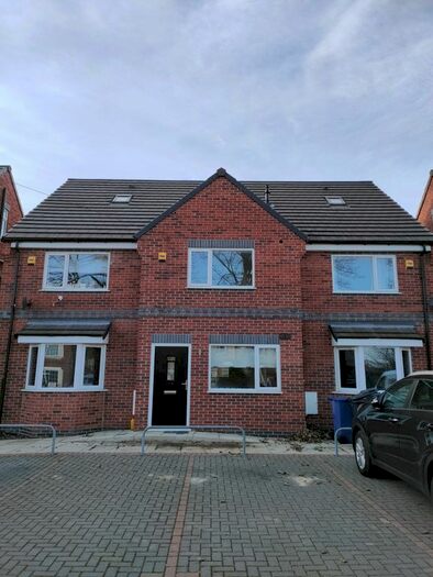 3 Bedroom Town House To Rent In Marlborough Road, Doncaster, DN6