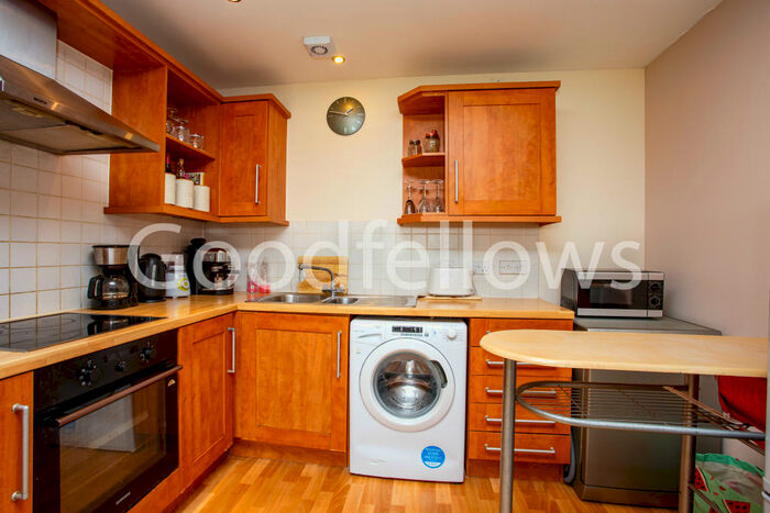 2 Bedroom Property To Rent In Cleeve Way, Sutton, Surrey, SM1