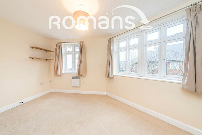 2 Bedroom Apartment To Rent In Gabriels Square, Lower Earley, RG6