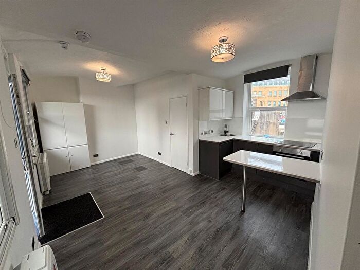 Studio To Rent In Flat Windsor Court, Windsor Street, Brighton, BN1