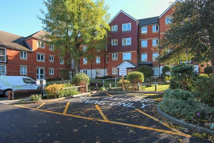 2 Bedroom Flat For Sale In Florence Court, Willow Road, Aylesbury, HP19