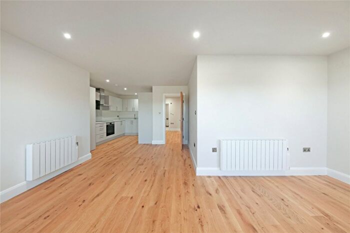 2 Bedroom Flat To Rent In Church Street, Enfield, EN2