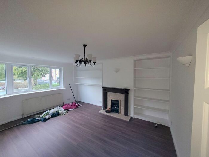 2 Bedroom Flat To Rent In Westmere Drive, London, NW7