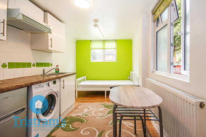 Studio To Rent In Uppingham Gardens, Nottingham, NG2