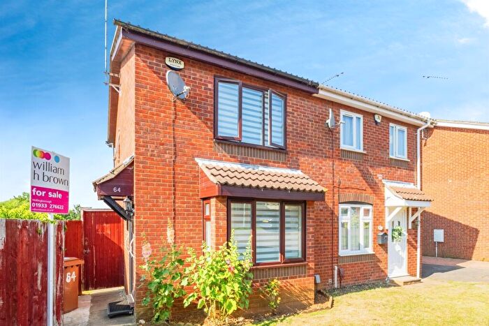 2 Bedroom Semi-Detached House For Sale In Linnet Close, Wellingborough, NN8