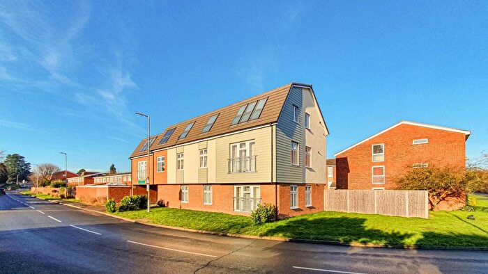 2 Bedroom Apartment To Rent In Willow Tree Lodge, Wormley, EN10