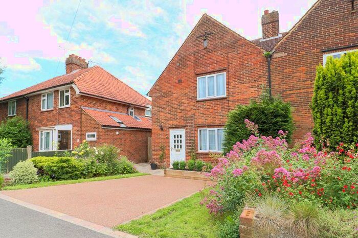 3 Bedroom Semi-Detached House To Rent In Canterbury, CT2