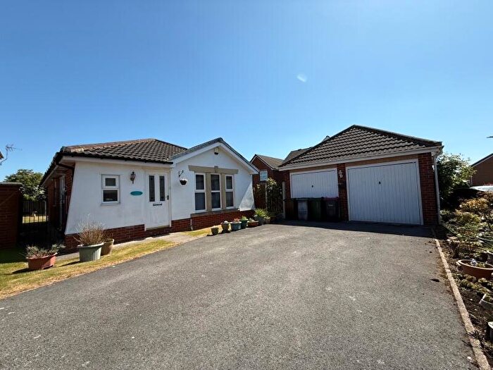 3 Bedroom Detached Bungalow For Sale In Viewlands Close, Bramley, Rotherham, S66