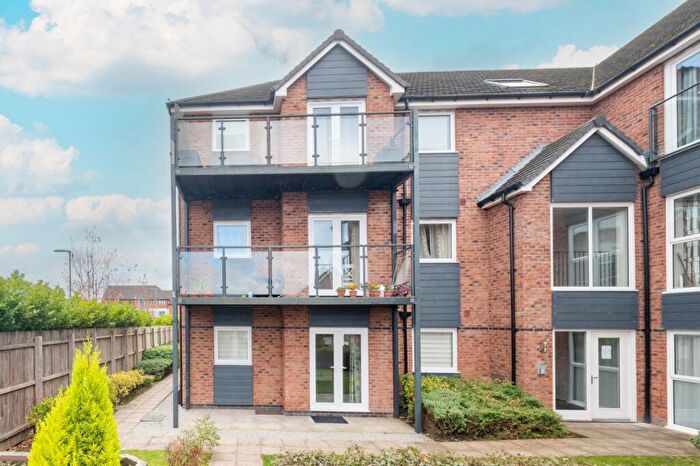 2 Bedroom Apartment For Sale In Cadet Drive, Shirley, Solihull, West Midlands, B90