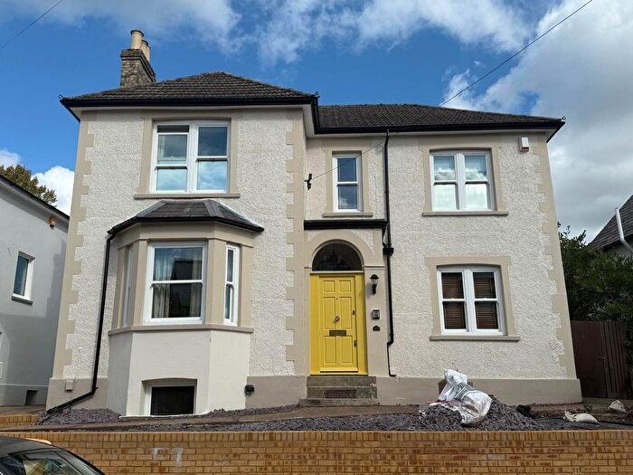 5 Bedroom Detached House To Rent In Grovehill Road, Redhill, RH1