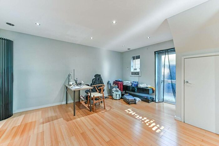 1 Bedroom House To Rent In Grove Road, Mitcham, CR4