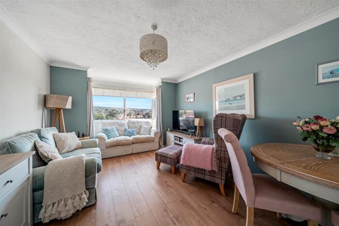 2 Bedroom Flat For Sale In Sandringham Court, Swanage, BH19