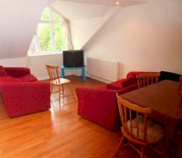 4 Bedroom Apartment To Rent In Chapel Court, Lenton, Nottingham, Nottinghamshire, NG7