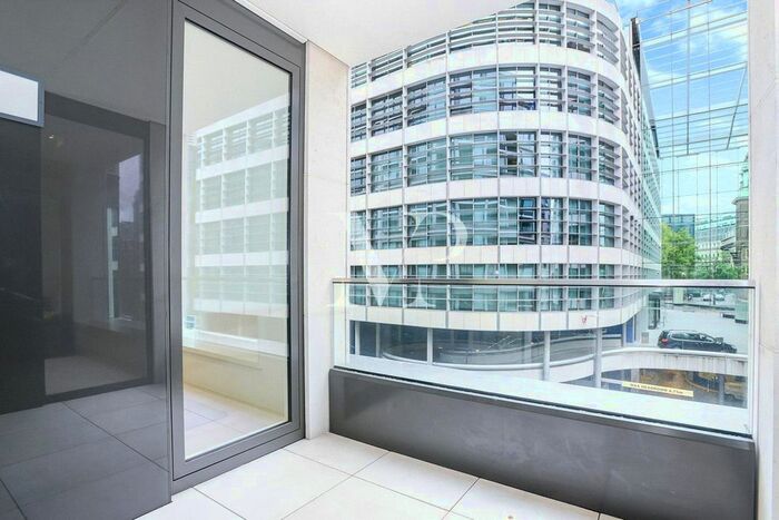 1 Bedroom Flat To Rent In Sugar Quay, Water Lane, Greater London, EC3R