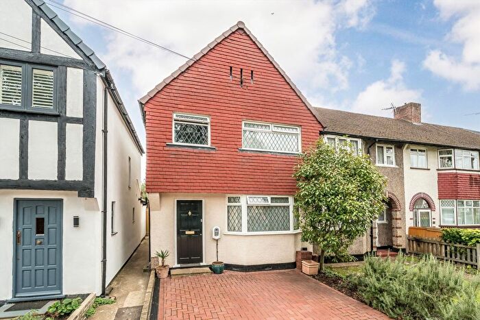 3 Bedroom Property For Sale In Lisbon Avenue, Twickenham, TW2