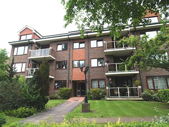 2 Bedroom Flat To Rent In Albemarle Road, Beckenham, BR3