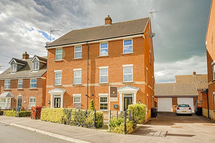 4 Bedroom Property To Rent In Drayhorse Crescent, Woburn Sands, Buckinghamshire, MK17