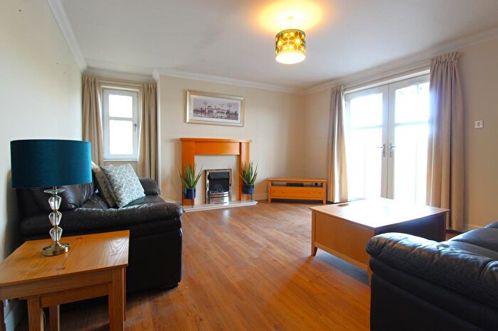 2 Bedroom Flat To Rent In Rubislaw Mansions, Aberdeen, AB15