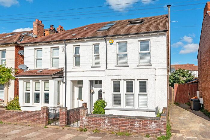 5 Bedroom Semi-Detached House For Sale In Campbell Road, Bedford, Bedfordshire, MK40