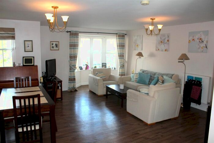 2 Bedroom Property To Rent In Threipland Drive, Cardiff, CF14