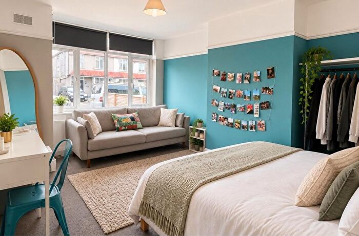 4 Bedroom Property To Rent In Sandling Avenue, Bristol, BS7
