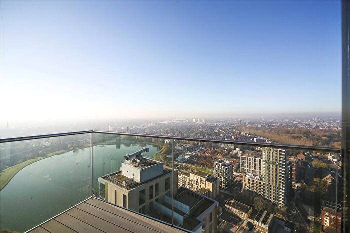 3 Bedroom Flat For Sale In Skyline Apartments, Devan Grove, N4