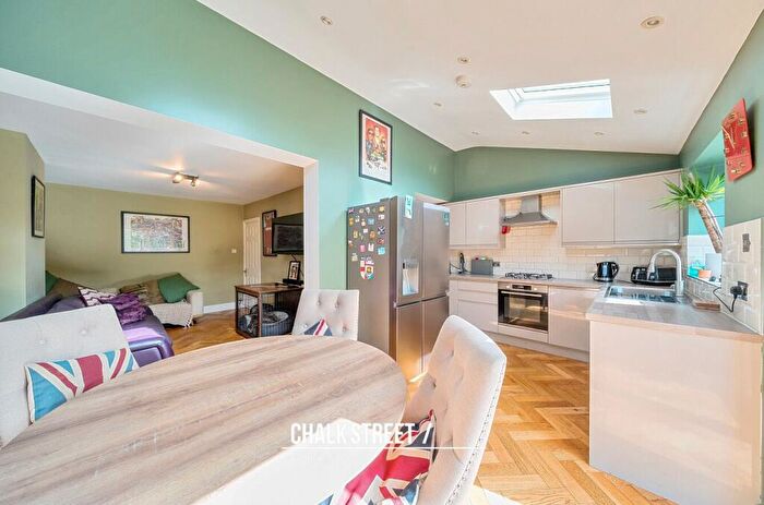 3 Bedroom Semi Detached House For Sale In Suttons Avenue, Hornchurch, RM12