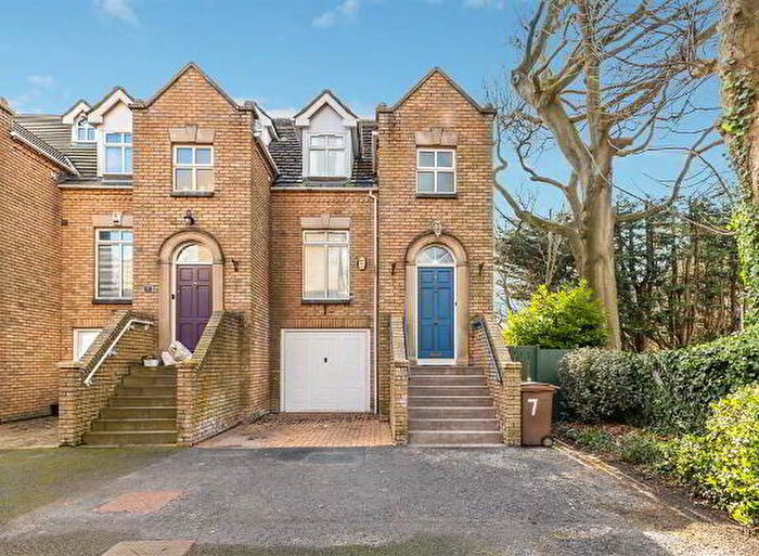 3 Bedroom TownHouse For Sale In Belvedere Manor, Belfast, BT9