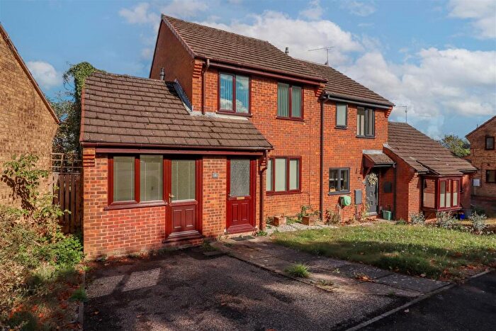 3 Bedroom End Of Terrace House For Sale In Rupert Kettle Drive, Bishops Itchington, Southam, CV47