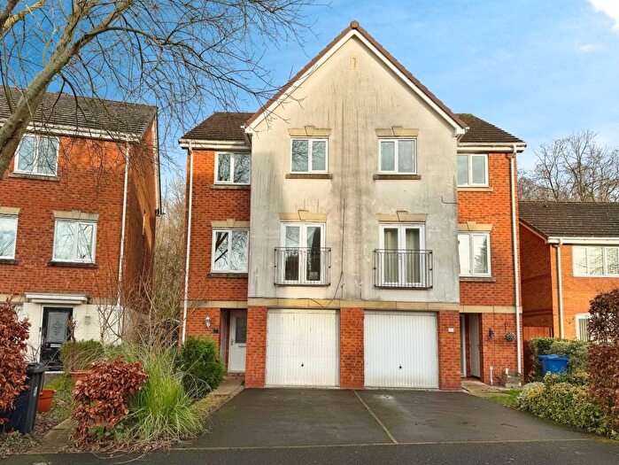 4 Bedroom Town House For Sale In Pickley Court, Leigh, WN7