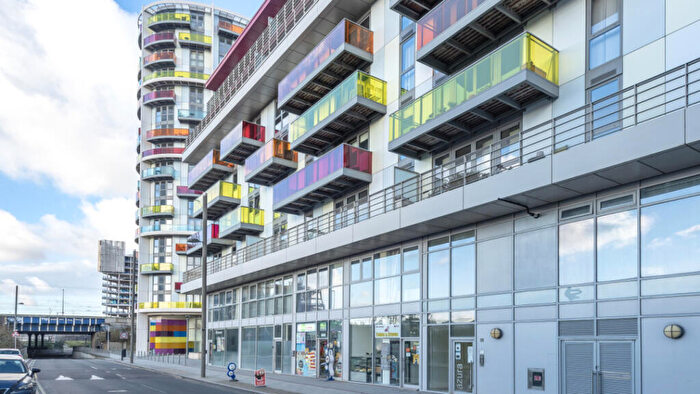 1 Bedroom Flat For Sale In Azura Court, Warton Road, London, E15