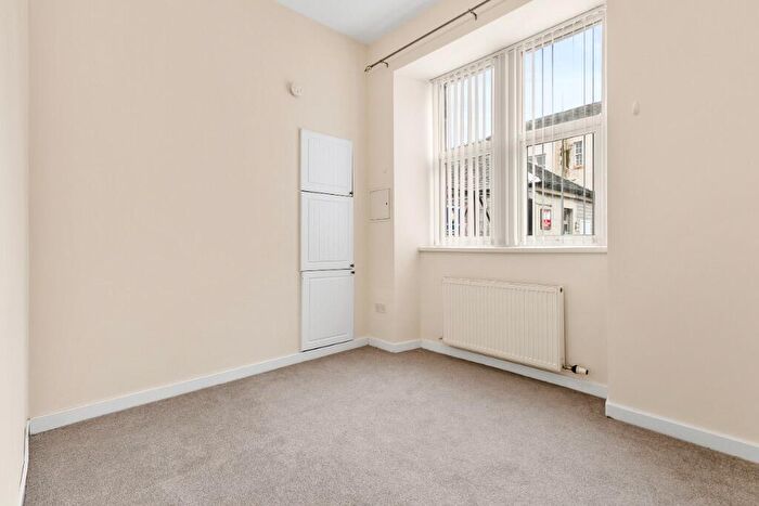 2 Bedroom Flat To Rent In Bonhill Road, Dumbarton, West Dunbartonshire, G82
