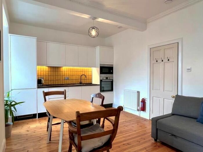 2 Bedroom Flat To Rent In Forrest Hill, Old Town, Edinburgh, EH1