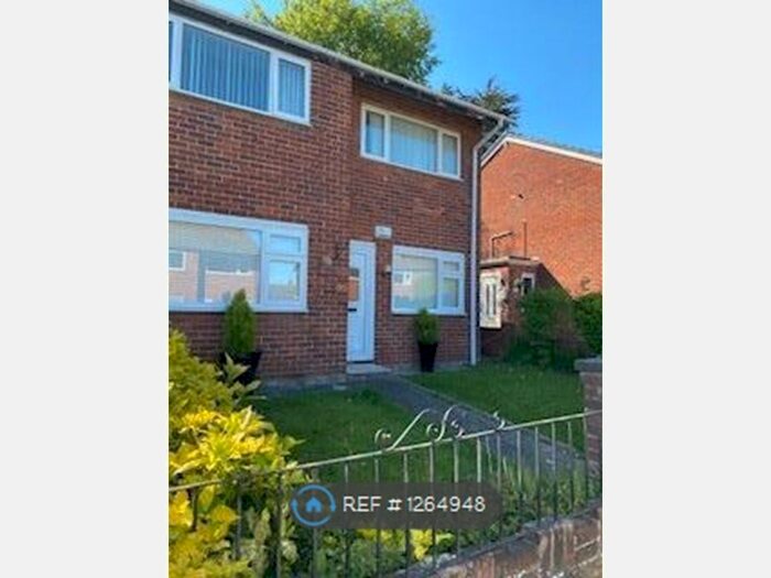 2 Bedroom Flat To Rent In Nursery Close, Prenton, CH43
