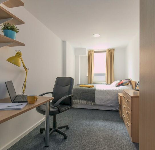 1 Bedroom House To Rent In Ensuite - Silver Edward St, Sheffield, Sheffield, S3