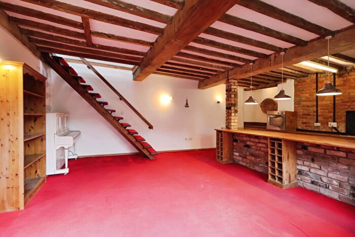2 Bedroom Detached House To Rent In Chapel Street, Wellesbourne, CV35
