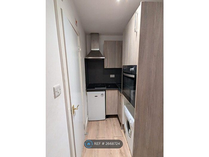 Studio To Rent In Burlington Road, New Malden, KT3