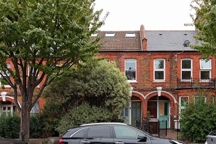 3 Bedroom Flat For Sale In Mersey Road, Walthamstow, E17
