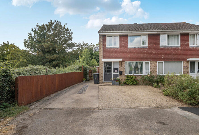 3 Bedroom Semi-Detached House For Sale In Combewell, Garsington, Oxford, Oxfordshire, OX44